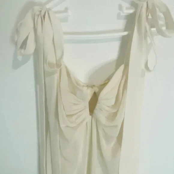 Alexis Dali Elegant Summer Dress in Gardenia Standout Piece - Picture 6 of 17